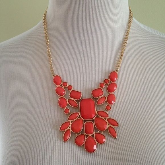 3 statement necklaces gold tone lot - Picture 3 of 6